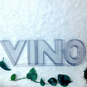 STANDING 3-D METAL VINO CORK HOLDER SIGN